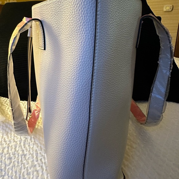 Mary Kay Cream and Rose Faux Leather Tote - Picture 8 of 10